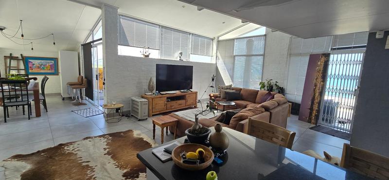 7 Bedroom Property for Sale in Santos Bay Western Cape